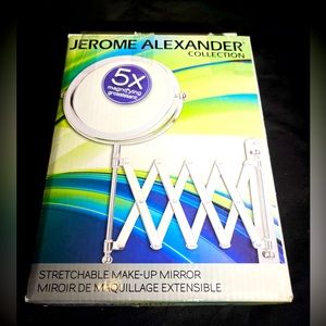 Magnifying stretchable make-up mirror x5